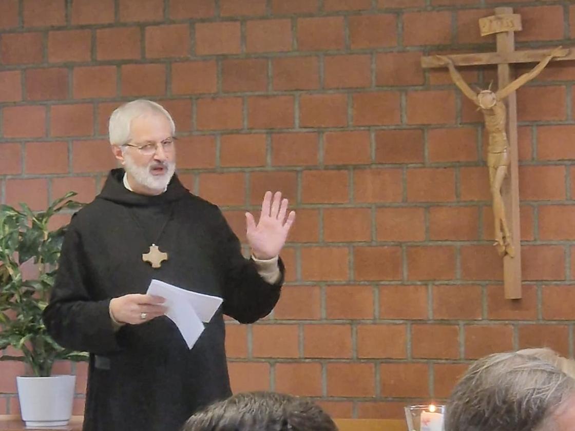 Abt Ignatius stellt die Jahreslosung 2026 